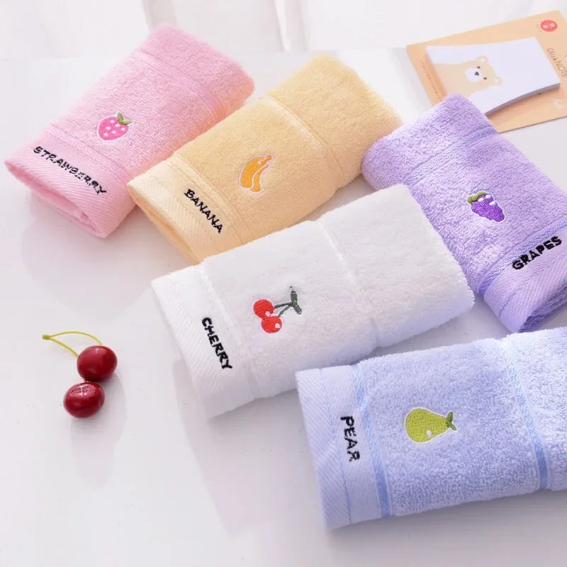 A piece Children's towel cotton cartoon solid color square towel soft absorbent saliva towel for infants and toddlers