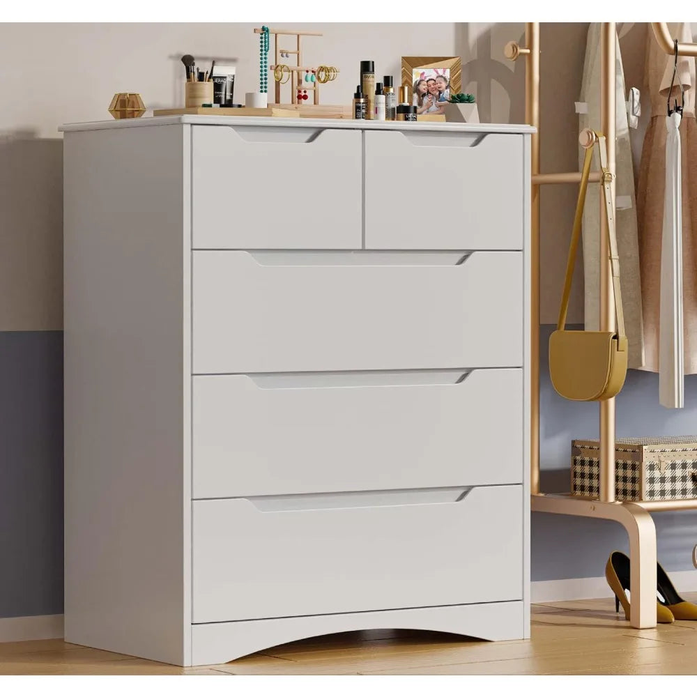 5 Drawers Chest, Dresser for Bedroom with Large Storage Capacity, Chest of Drawers with Embedded Handle Anti-Tripping Device